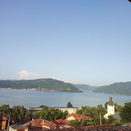 Casa Rebeca Hotel Orşova Buitenkant foto