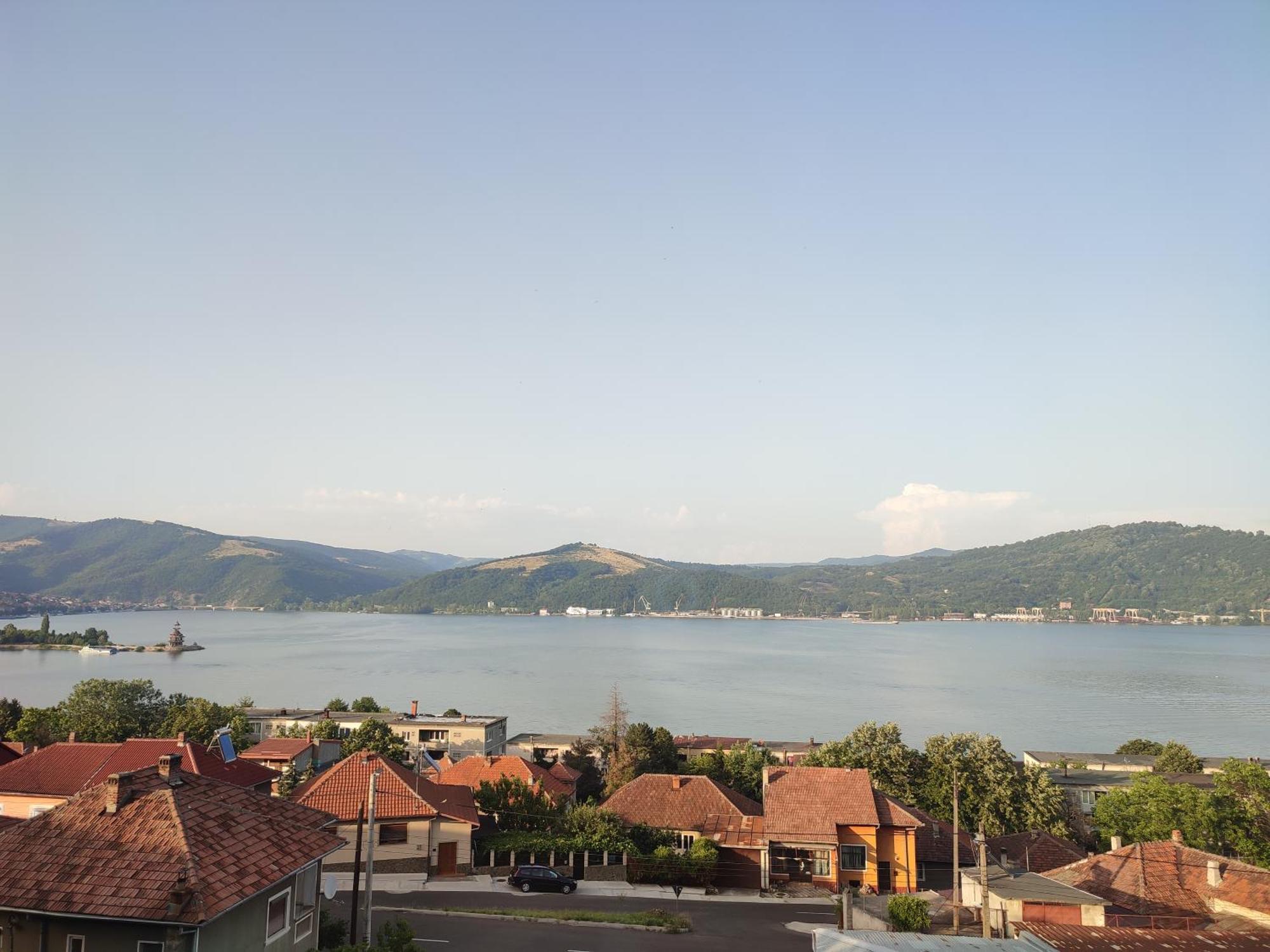 Casa Rebeca Hotel Orşova Buitenkant foto